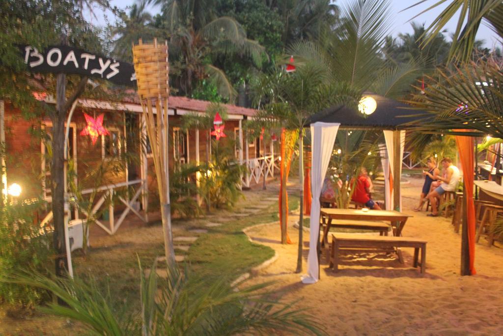 Boaty'S Beach Cottages Калангут Экстерьер фото